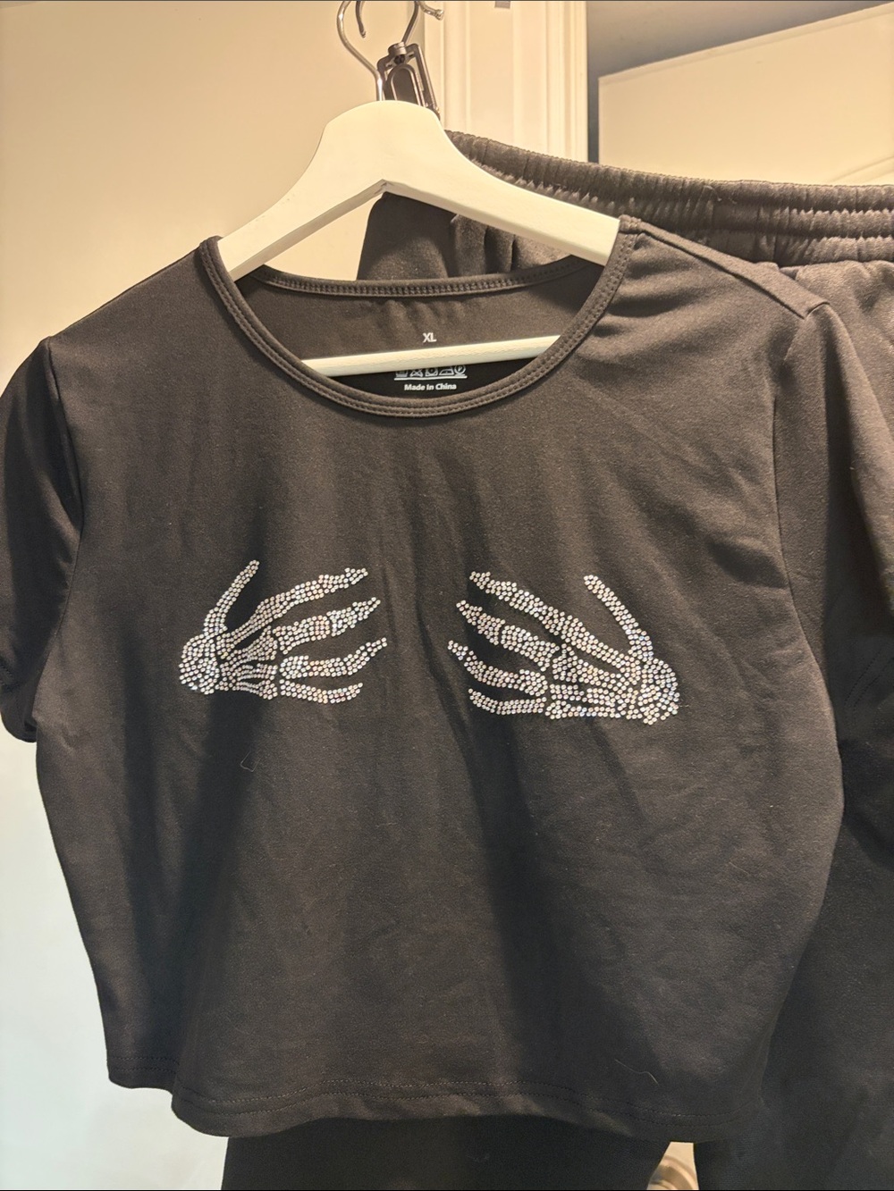 SHEIN Black Crystal Hand-Print Crop Tee